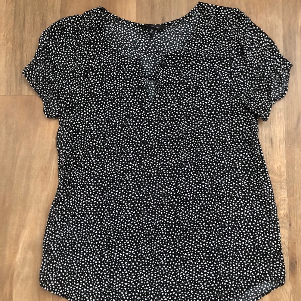 THE LIMITED | Black & White Flowy Top